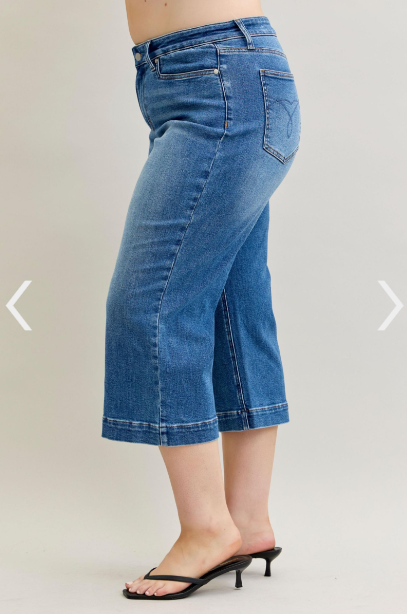 JB MidRise Crop Curvy